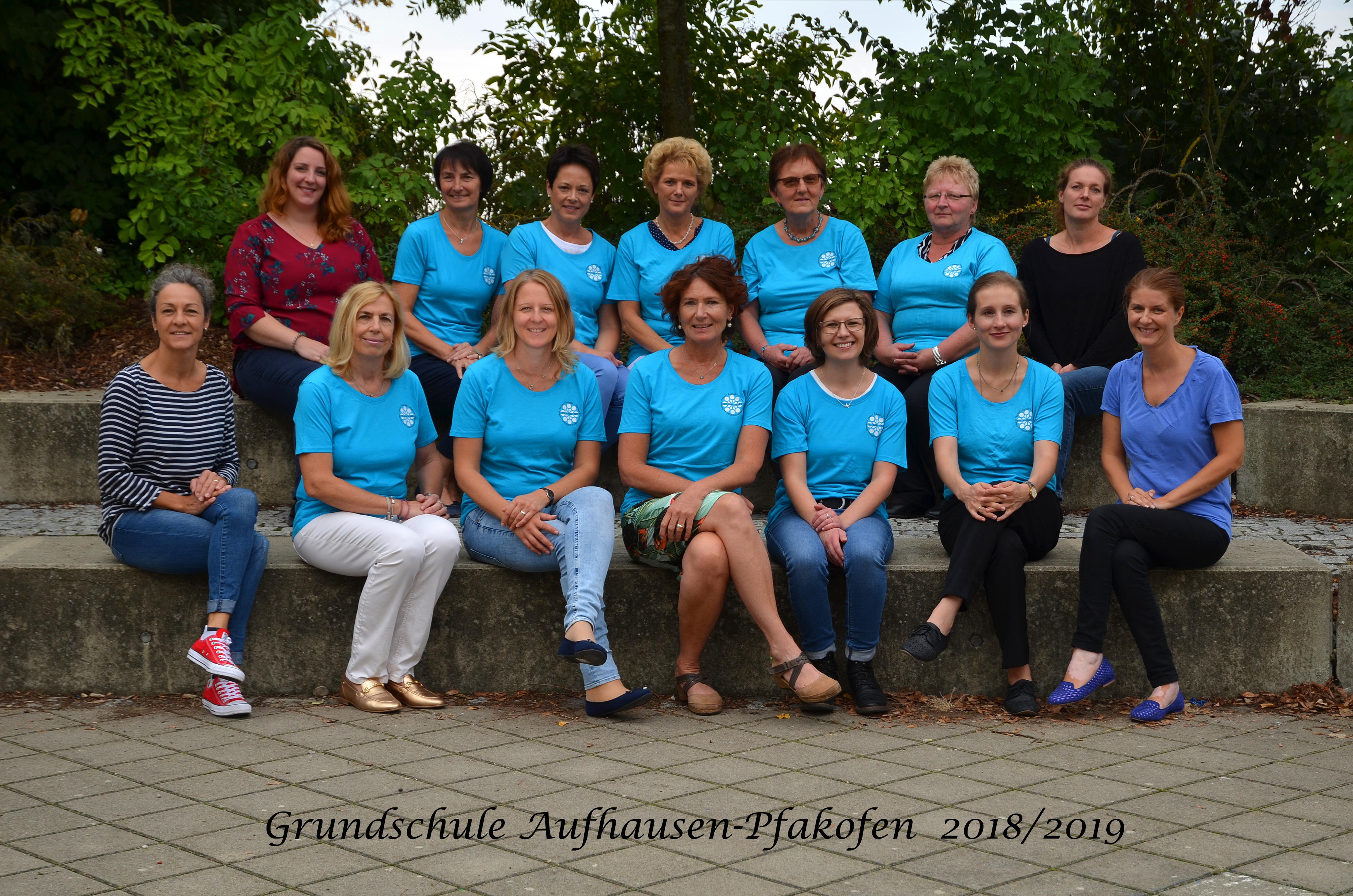 Gruppenfoto mit T Shirts